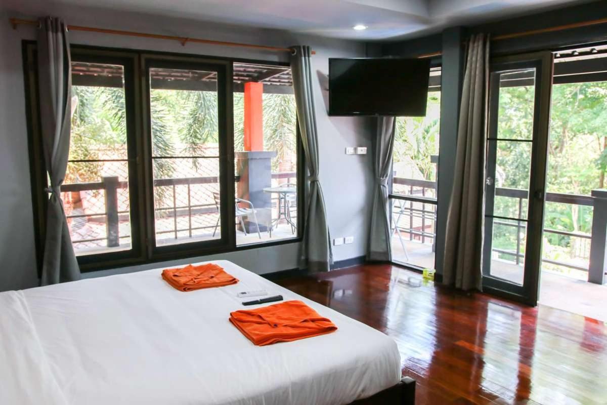 Tiger Hillside 3*